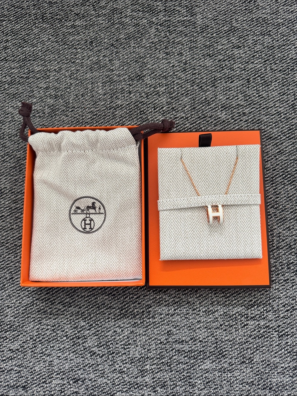 Hermès Mini Pop H pendant in Rose